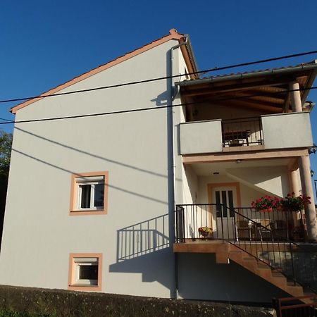 Apartman Petra Vrh  Екстериор снимка